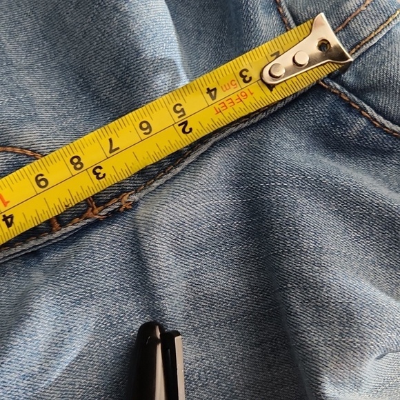 American Rag Womens Jeans Size 11 Short Sistressed Distroyed Fray Ripped Flaw - Picture 10 of 15